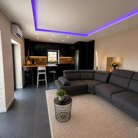 Living Apartment *